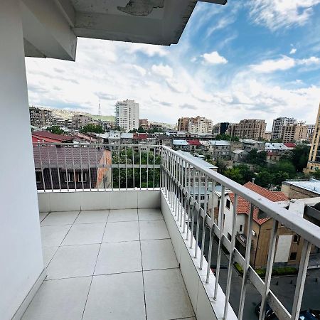 Suite Apartment On Pushkin Street Erywań Zewnętrze zdjęcie