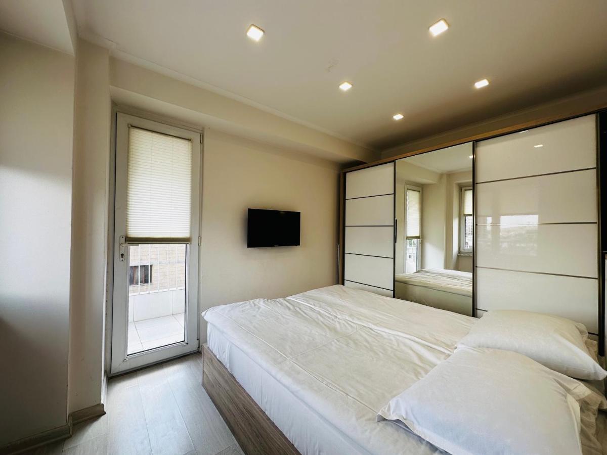 Suite Apartment On Pushkin Street Erywań Zewnętrze zdjęcie