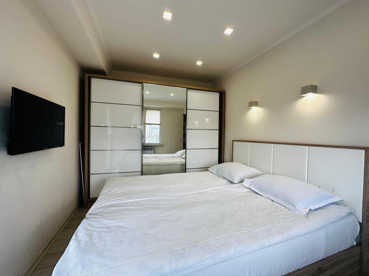 Suite Apartment On Pushkin Street Erywań Zewnętrze zdjęcie