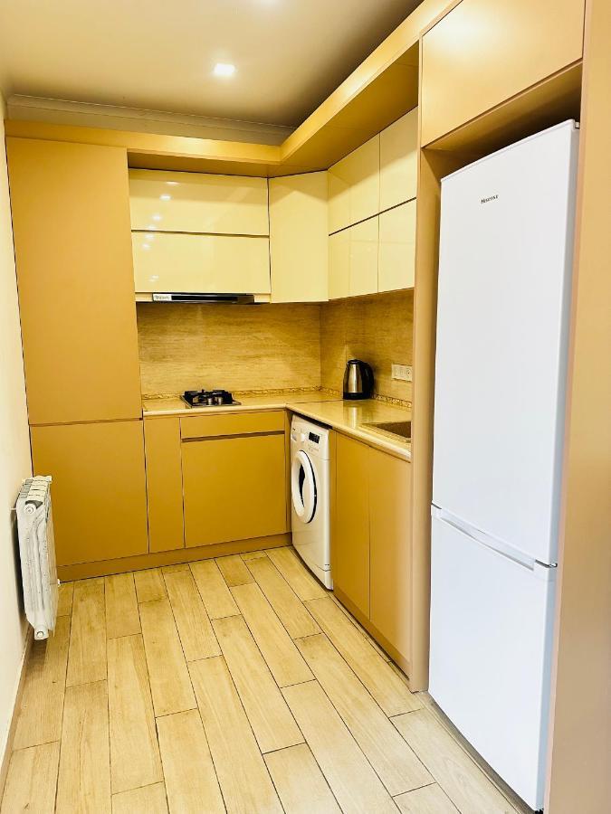 Suite Apartment On Pushkin Street Erywań Zewnętrze zdjęcie