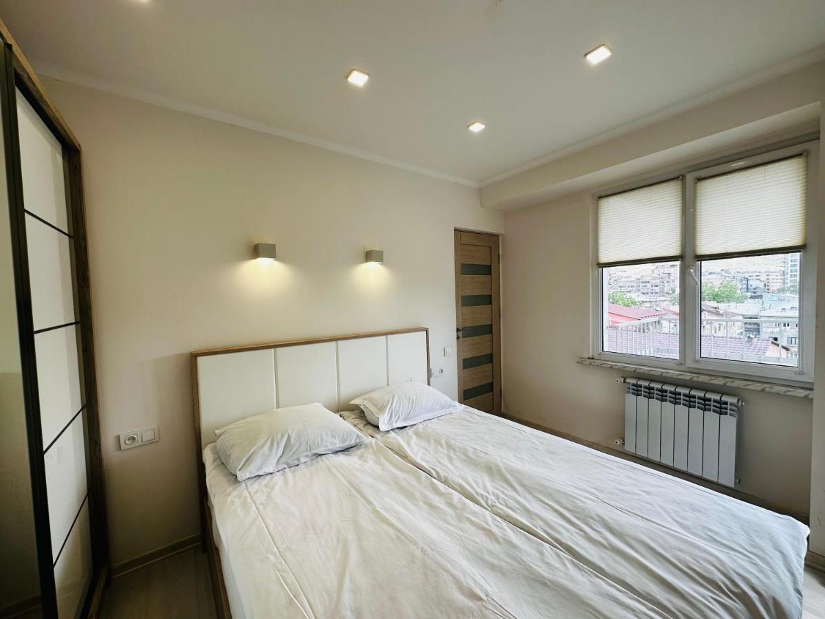 Suite Apartment On Pushkin Street Erywań Zewnętrze zdjęcie