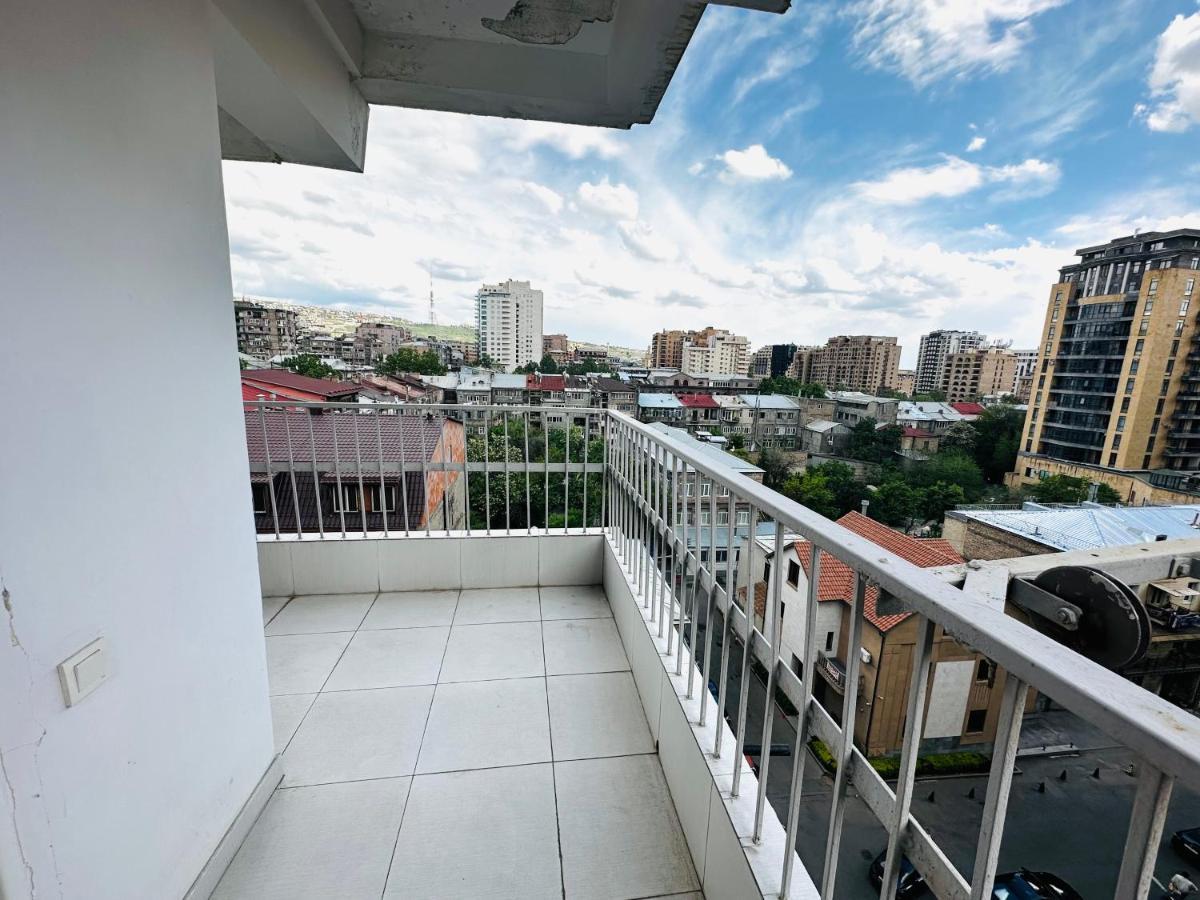 Suite Apartment On Pushkin Street Erywań Zewnętrze zdjęcie