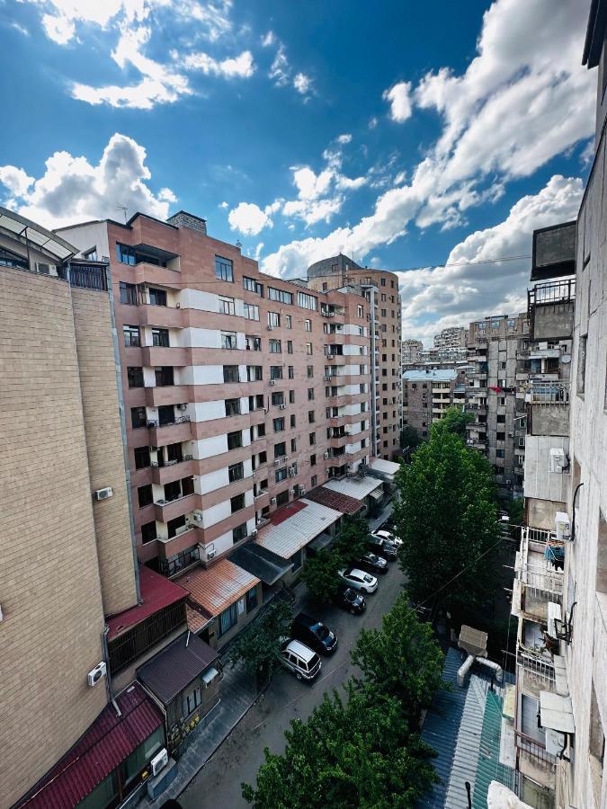 Suite Apartment On Pushkin Street Erywań Zewnętrze zdjęcie